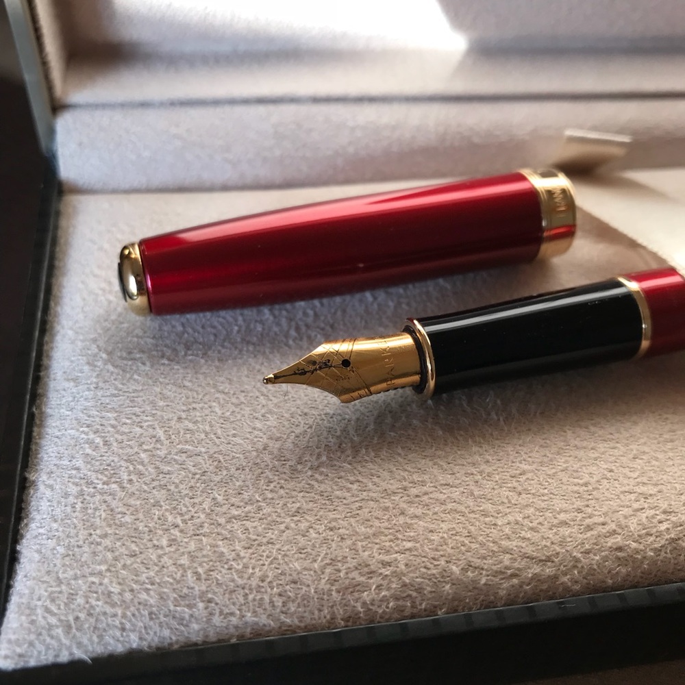 Parker Sonnet Fountain Pen -Red Lacquer -Gold Trim
